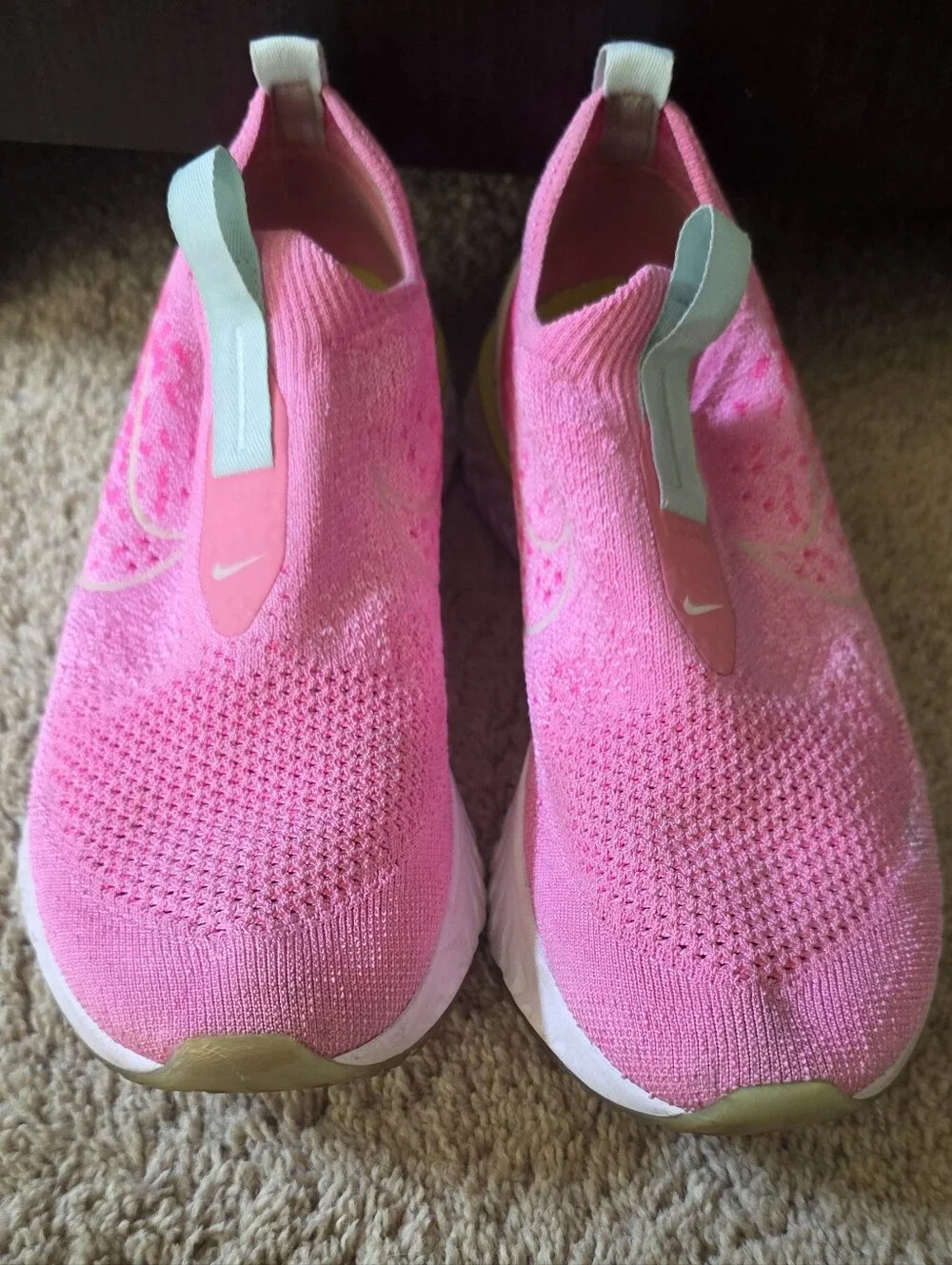 Nike Bubblegum Pink Slip-On Sneakers With Mint Pull Tabs WOMEN Size 9